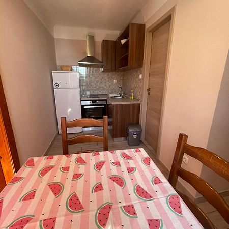 Crveni Apartman Cres Zewnętrze zdjęcie